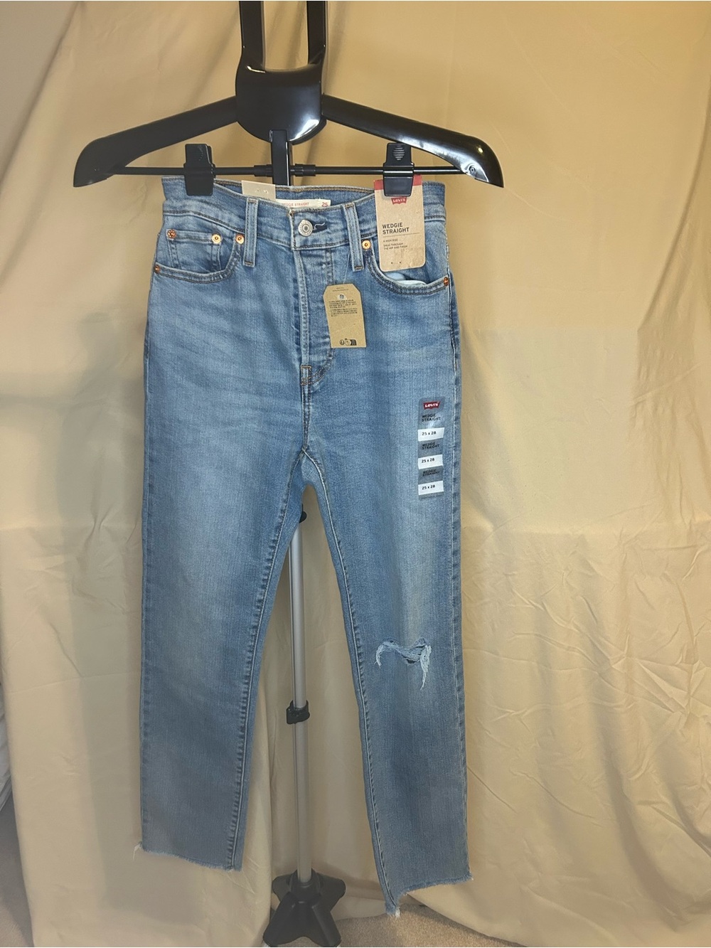 Levi's Women's Wedge Straight Jeans - High Waisted -Light Wash Blue - Picture 7 of 11